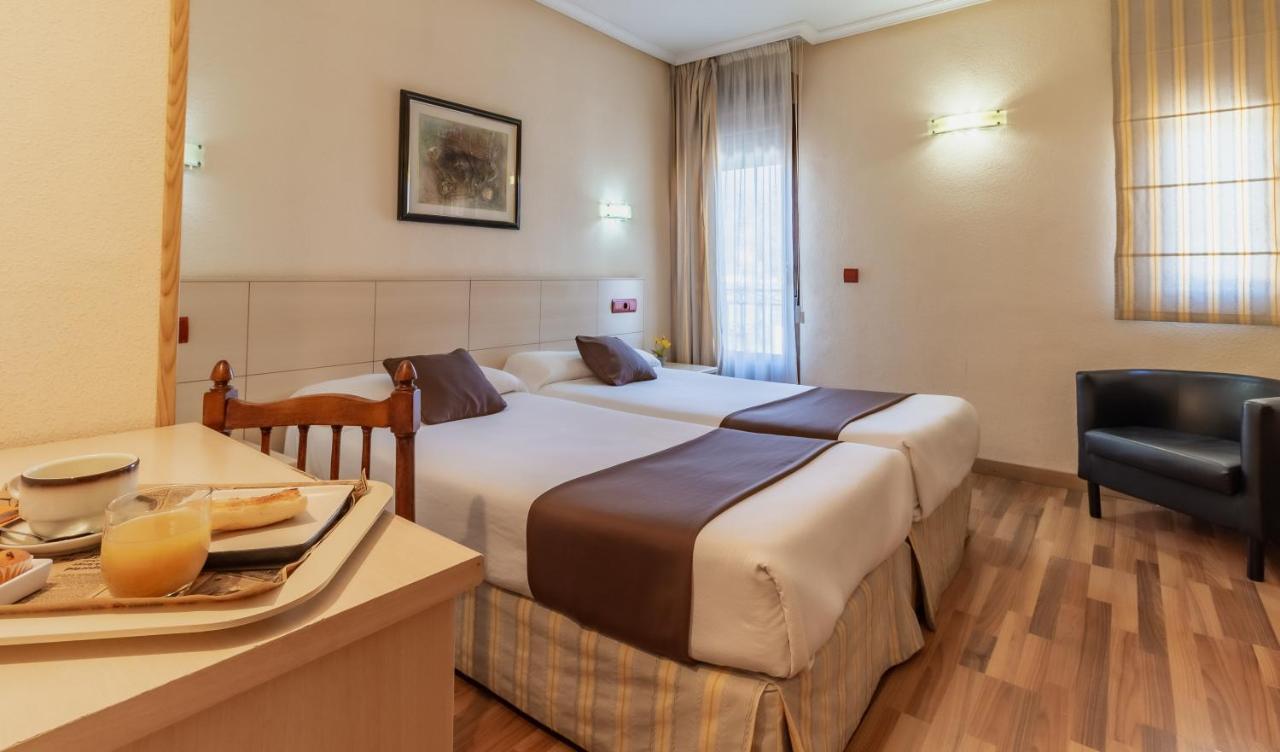 Hostal Rural El Cano By Vivere Stays Alpedrete Ngoại thất bức ảnh