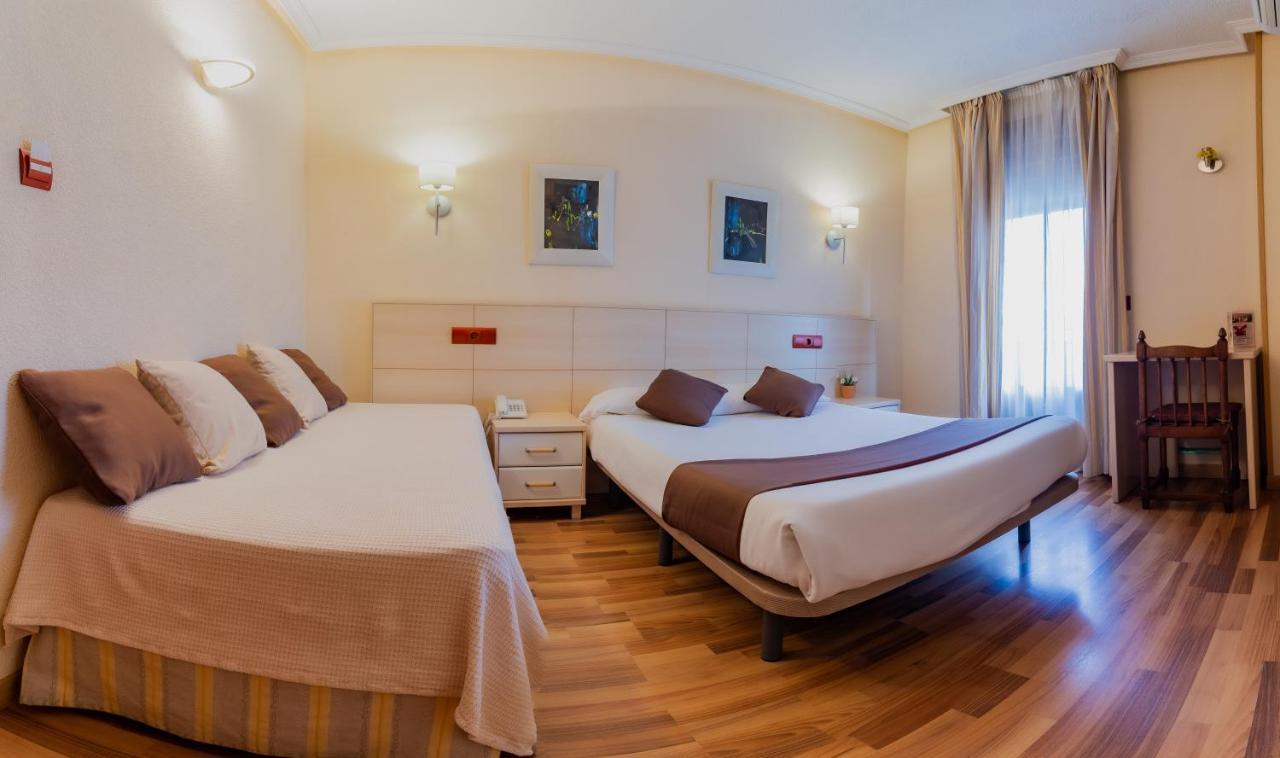 Hostal Rural El Cano By Vivere Stays Alpedrete Ngoại thất bức ảnh