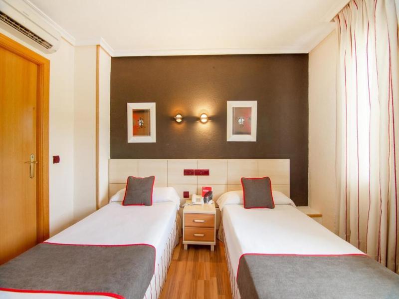 Hostal Rural El Cano By Vivere Stays Alpedrete Ngoại thất bức ảnh