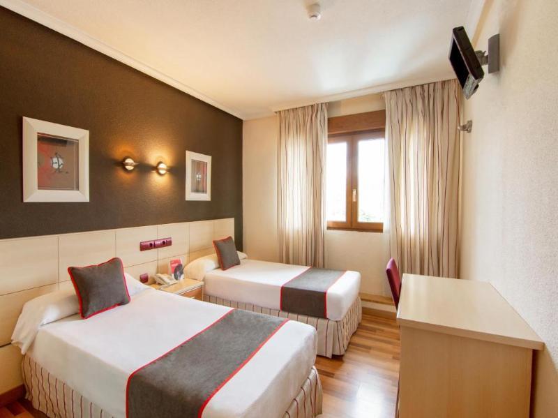 Hostal Rural El Cano By Vivere Stays Alpedrete Ngoại thất bức ảnh