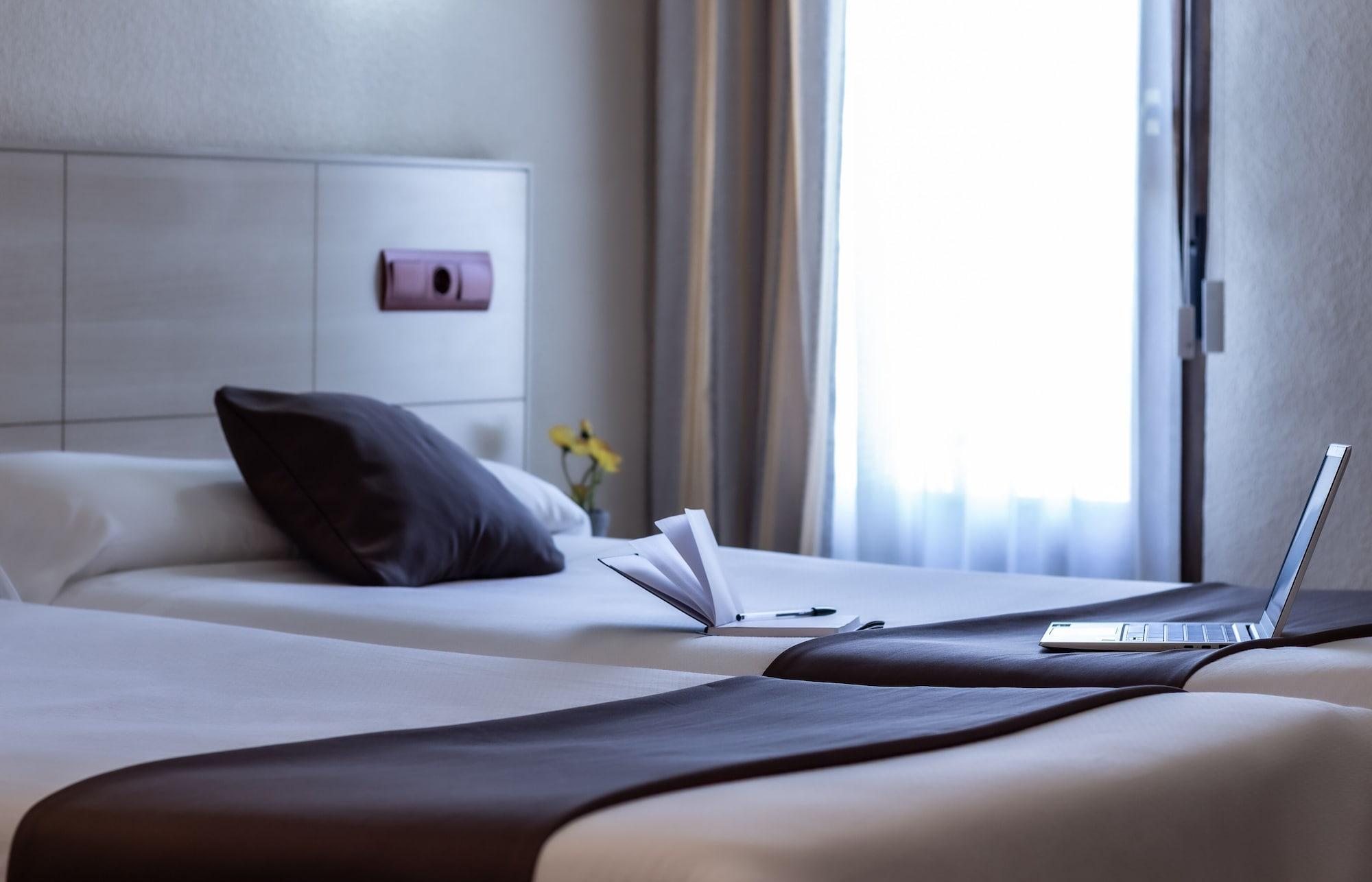 Hostal Rural El Cano By Vivere Stays Alpedrete Ngoại thất bức ảnh